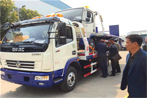 菏泽汽车道路救援拖车价格
